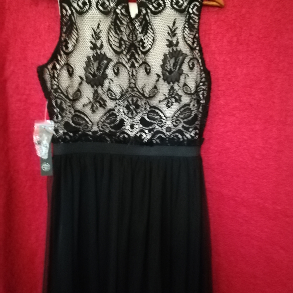 Dress - Picture 4 of 6